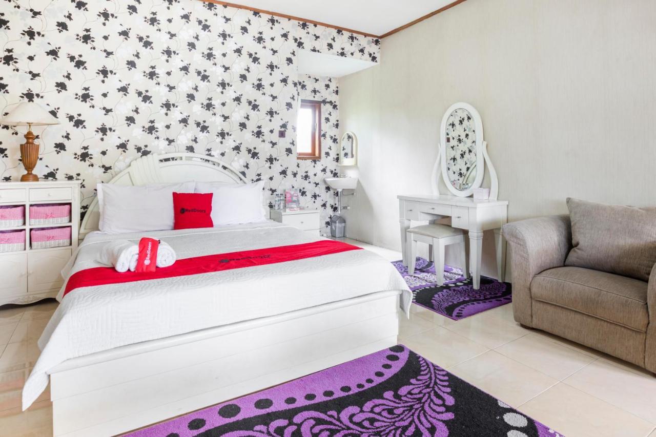 Reddoorz Plus @ Purwodadi Pasuruan Ngoại thất bức ảnh