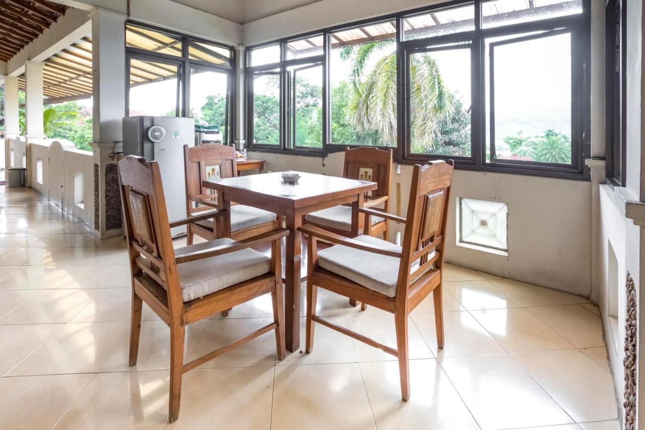 Reddoorz Plus @ Purwodadi Pasuruan Ngoại thất bức ảnh