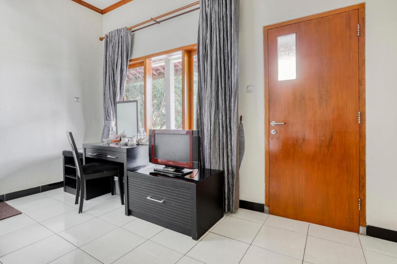 Reddoorz Plus @ Purwodadi Pasuruan Ngoại thất bức ảnh