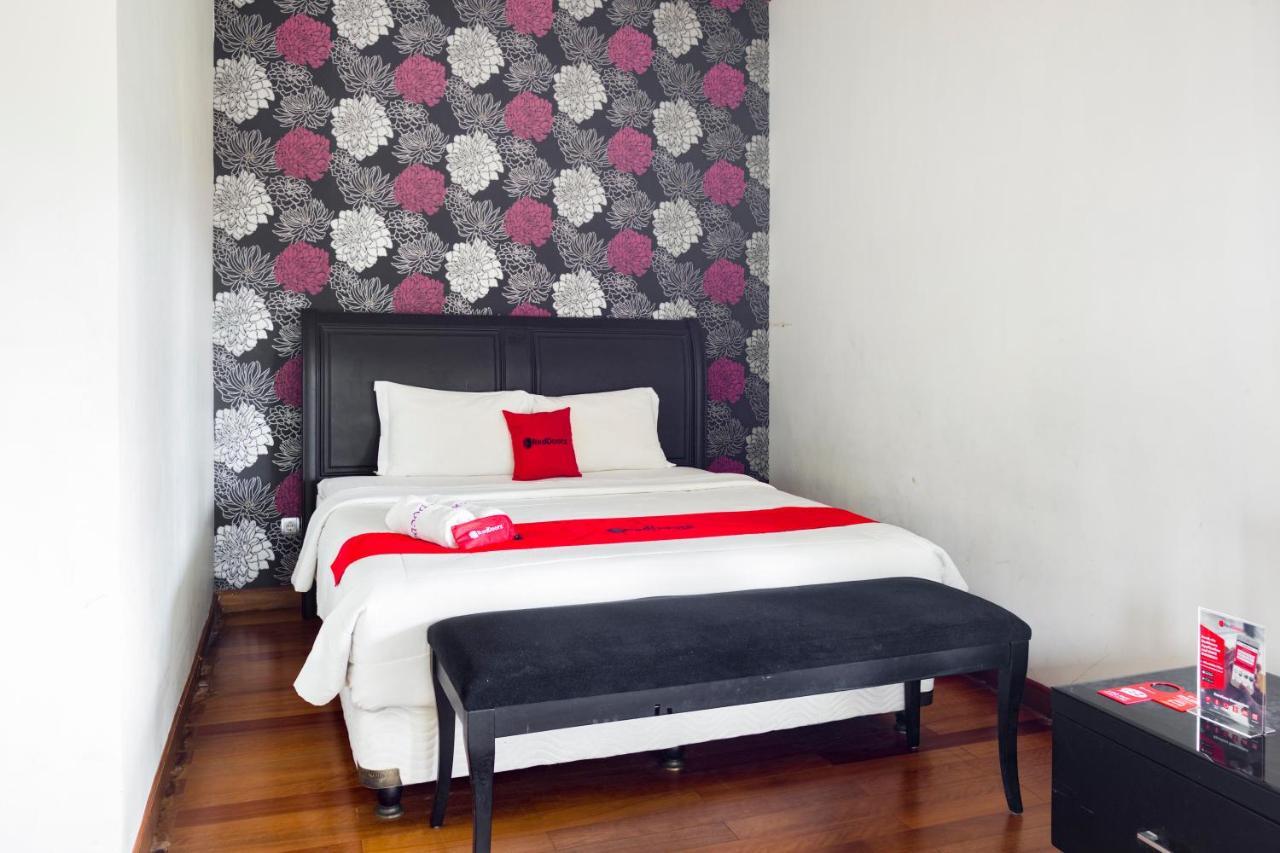 Reddoorz Plus @ Purwodadi Pasuruan Ngoại thất bức ảnh